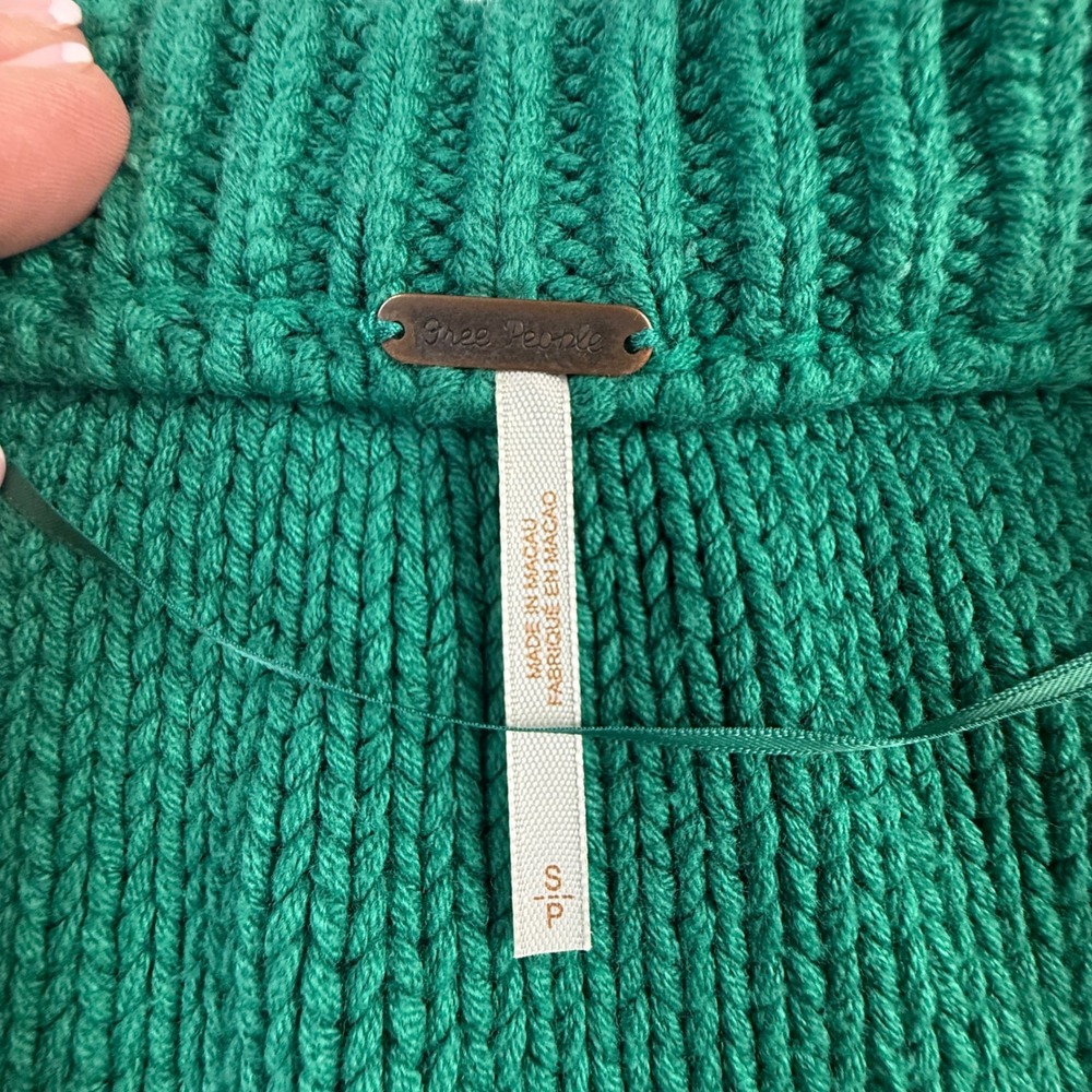 Free People Brookside V-Neck Sweater Emerald Green Oversized Chunky Knit Small - Picture 2 of 5